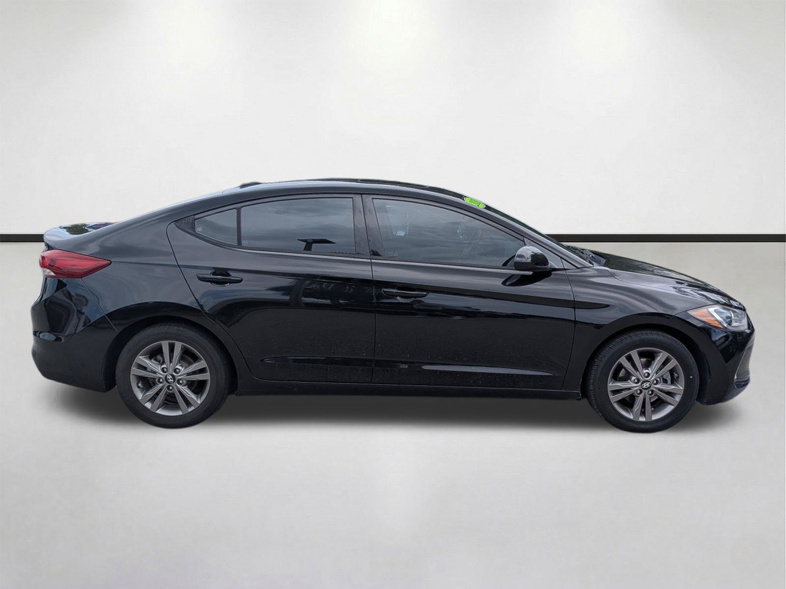 Used 2018 Hyundai Elantra Value Edition FWD image 3