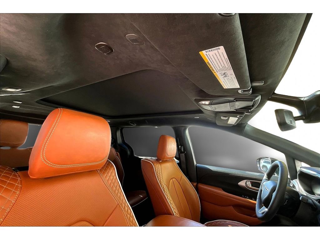 Used 2024 Chrysler Pacifica Pinnacle image 19