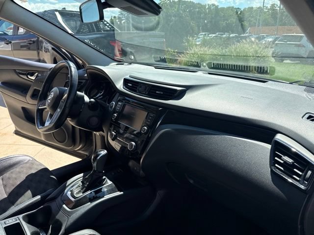 Used 2022 Nissan Rogue Sport SV w/ Technology Package AWD/4WD image 31