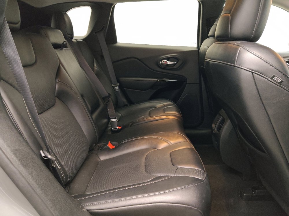 Used 2023 Jeep Cherokee Altitude Lux image 19