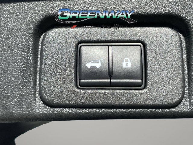 Used 2024 Nissan Rogue SV AWD/4WD image 7
