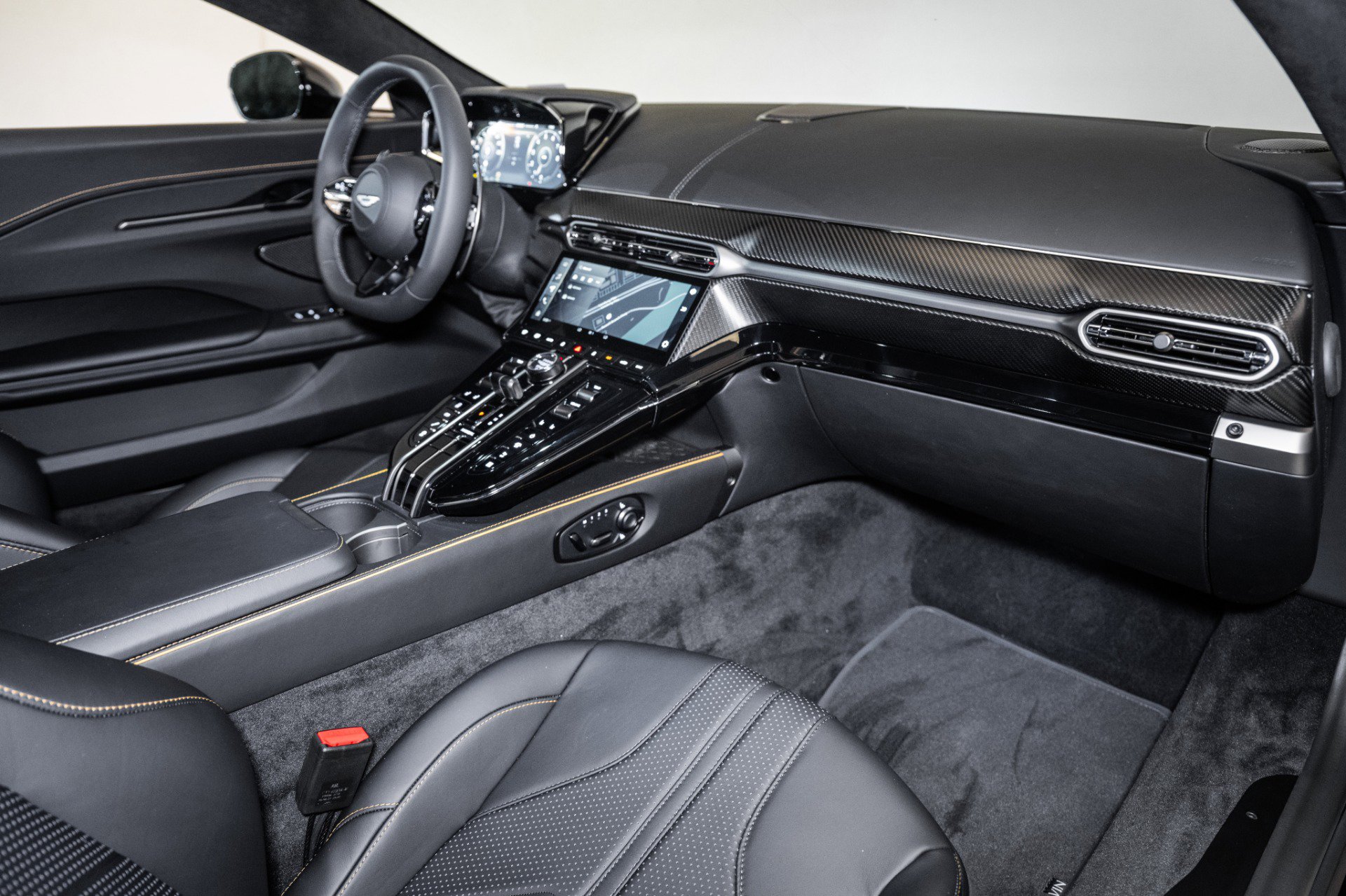 New 2026 Aston Martin V8 Vantage Coupe image 15