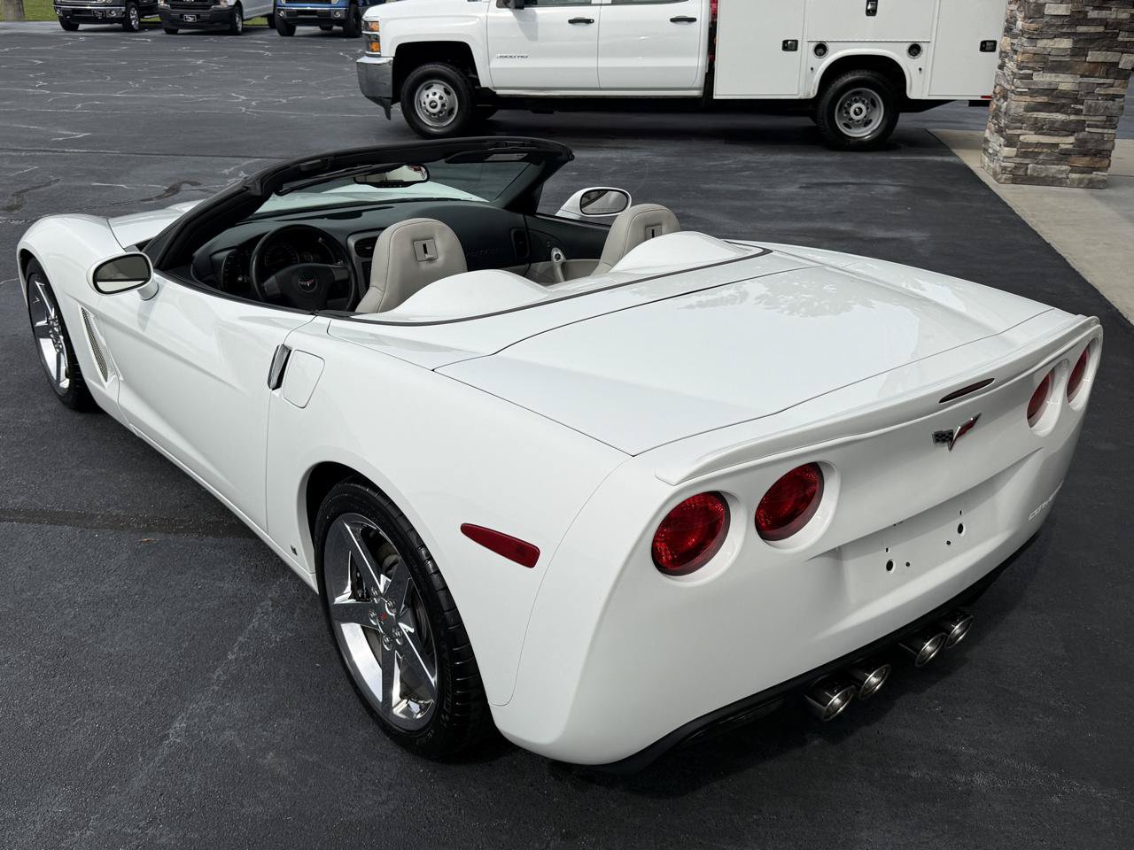 Used 2006 Chevrolet Corvette Convertible w/ Preferred Equipment Group RWD image 9