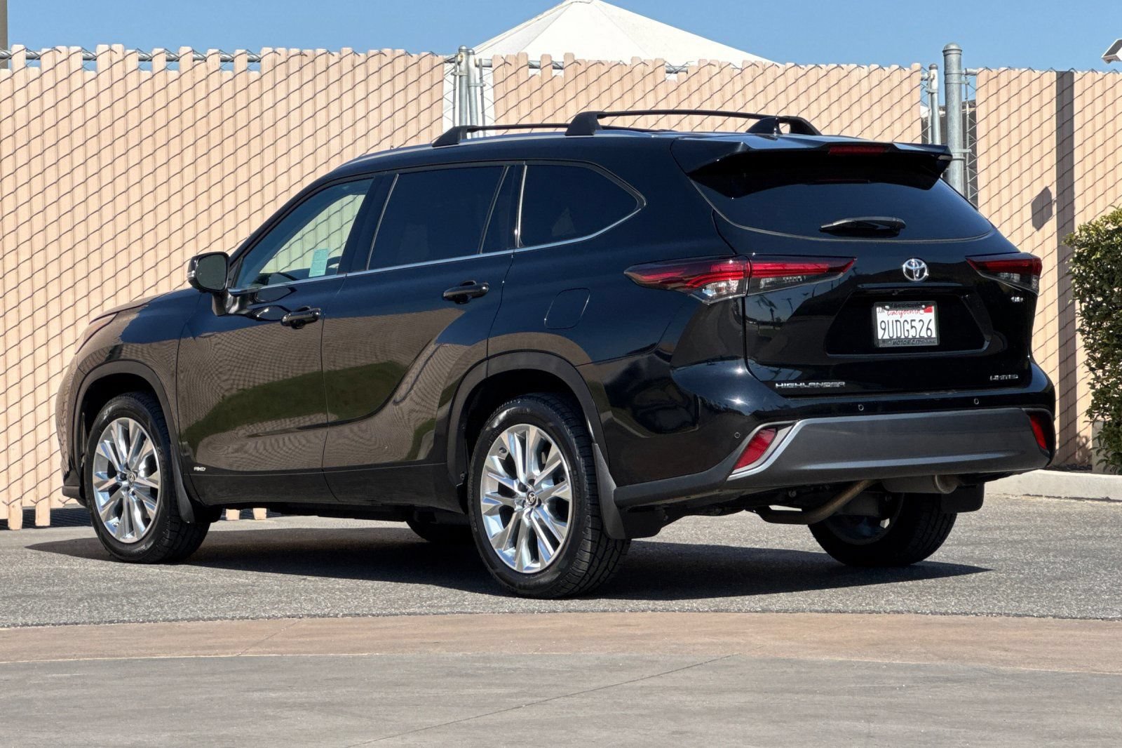 Used 2025 Toyota Highlander Limited AWD/4WD image 6