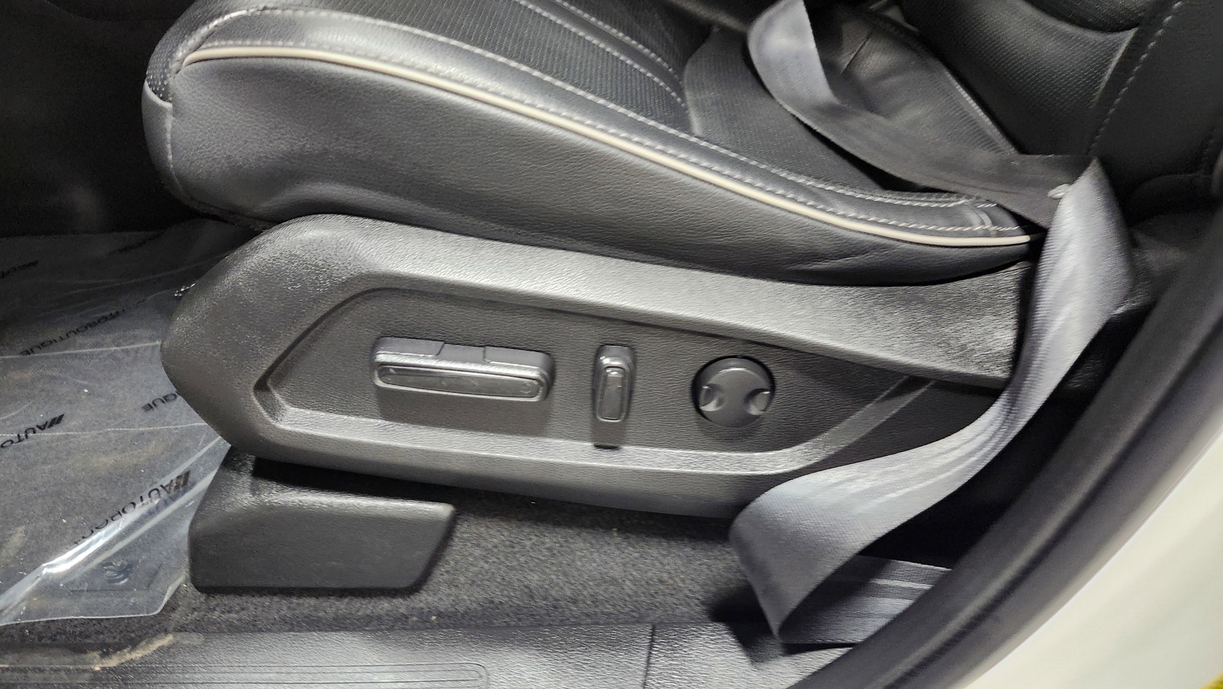 Used 2023 Honda Pilot Elite image 32