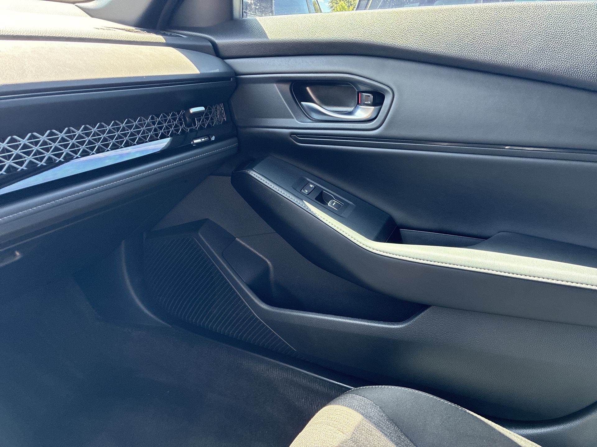 Certified 2024 Honda Accord Sport image 33