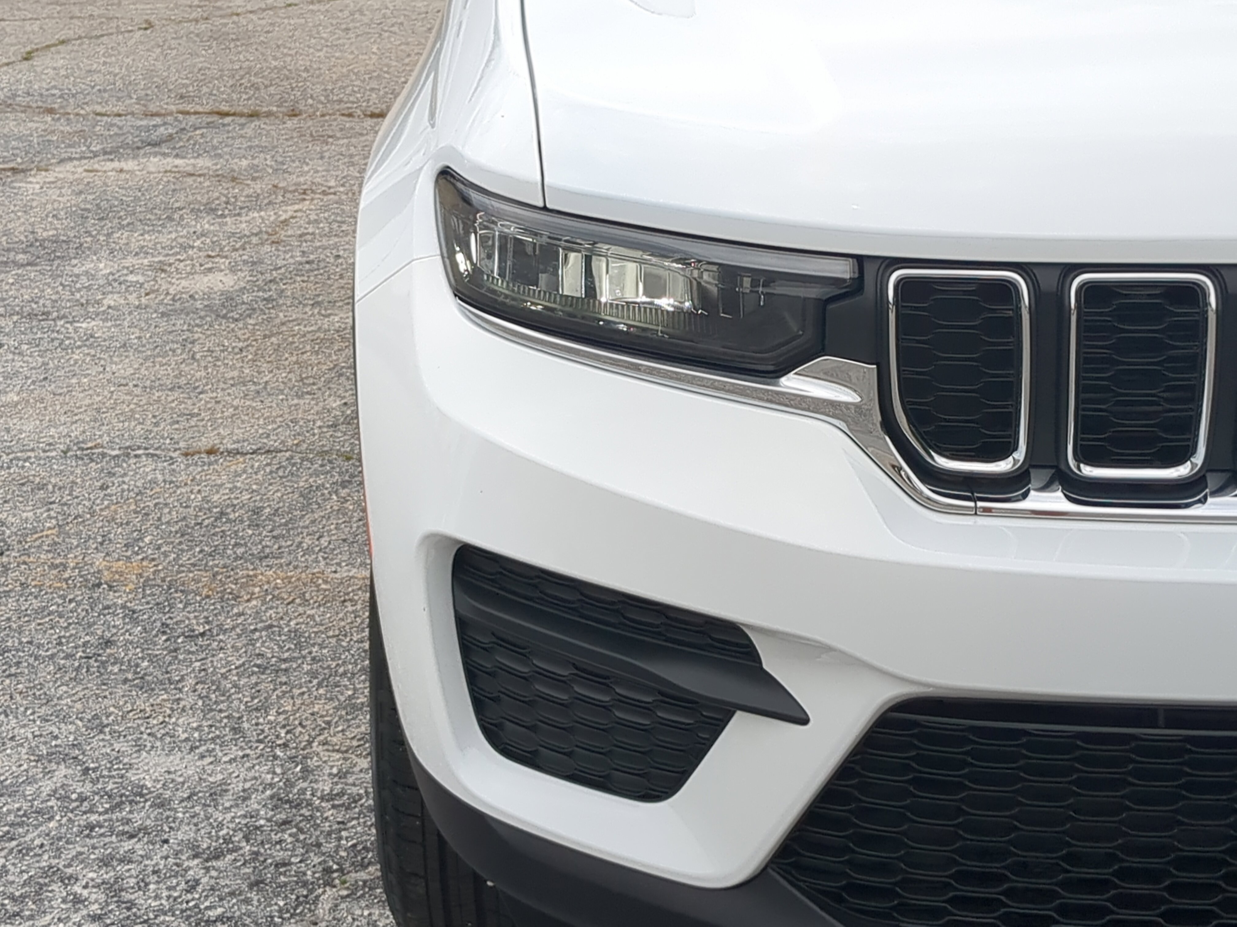 New 2026 Jeep Grand Cherokee Laredo X AWD/4WD image 8