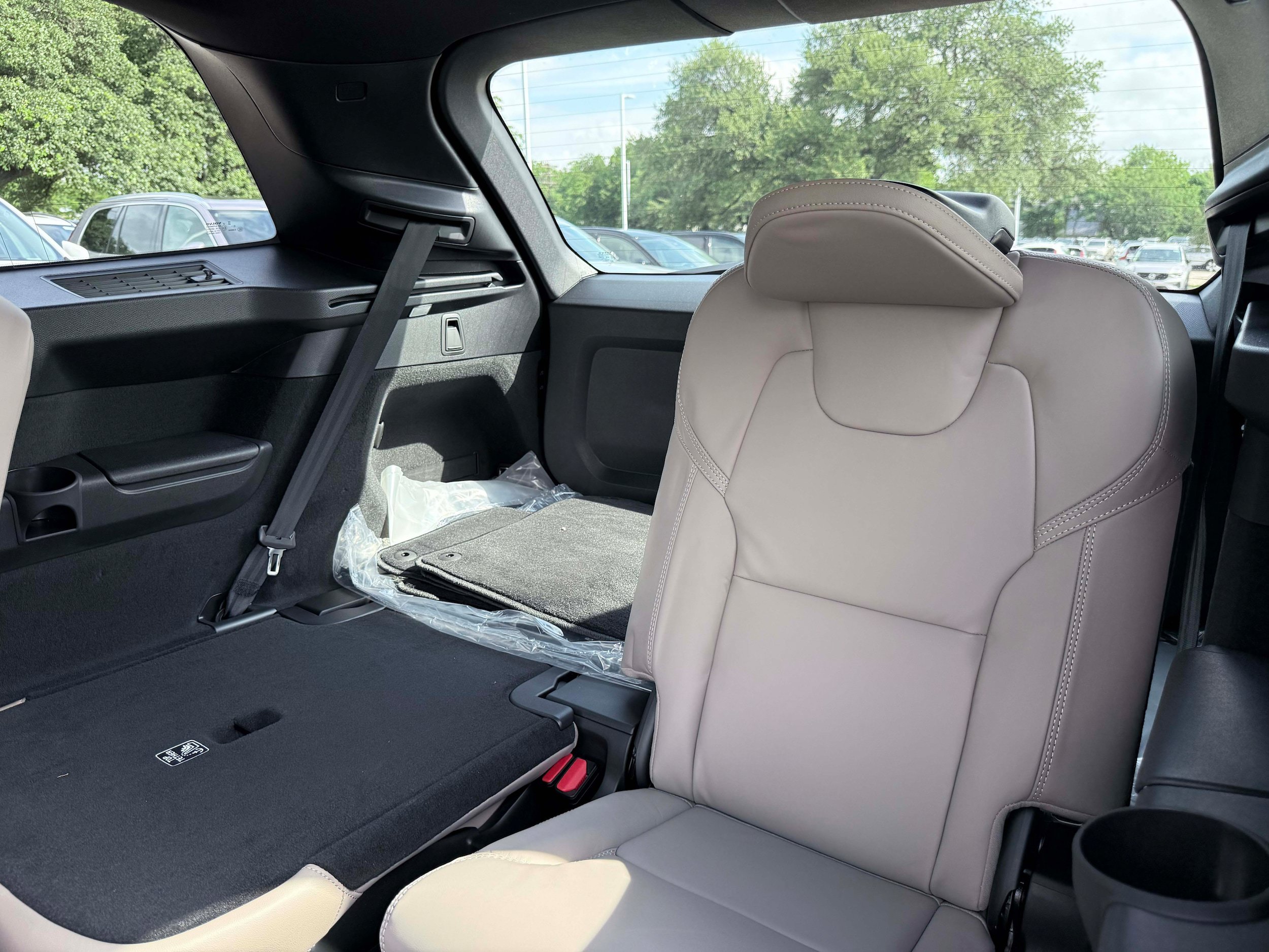 New 2026 Volvo XC90 B5 Ultra w/ Protection Package Premier AWD/4WD image 15