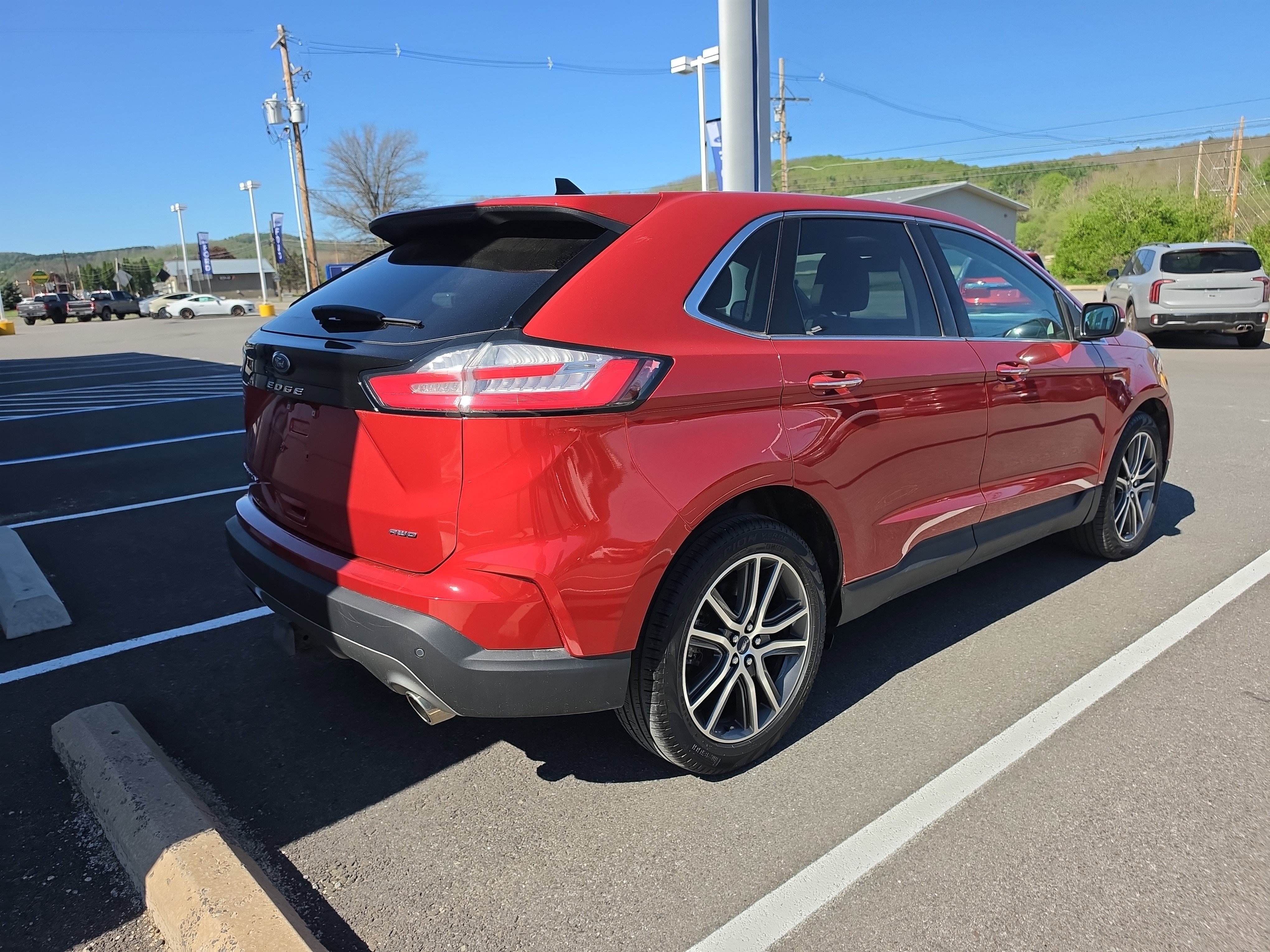 Used 2021 Ford Edge Titanium w/ Class II Trailer Tow Package AWD/4WD video 3