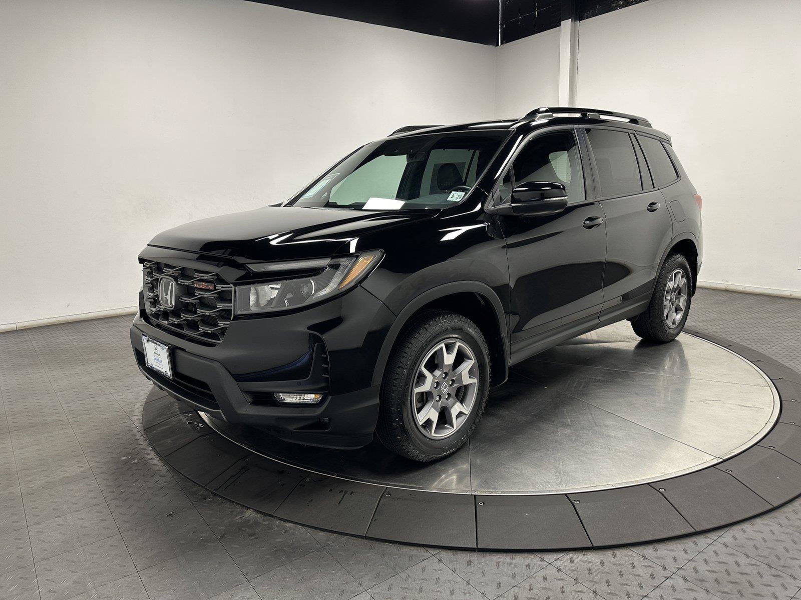Certified 2023 Honda Passport TrailSport image 1
