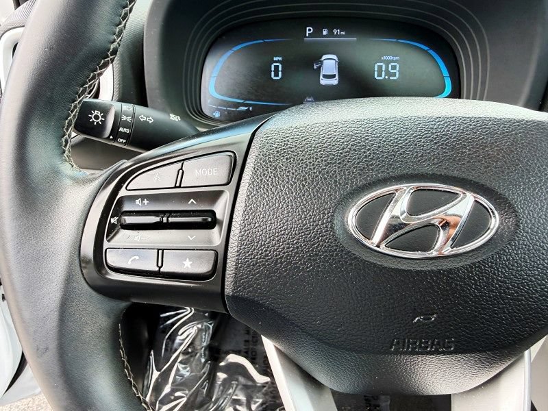 Used 2023 Hyundai Venue SEL FWD image 30
