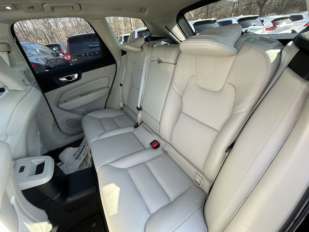 Certified 2025 Volvo XC60 T8 Plus w/ Protection Package Premier image 13