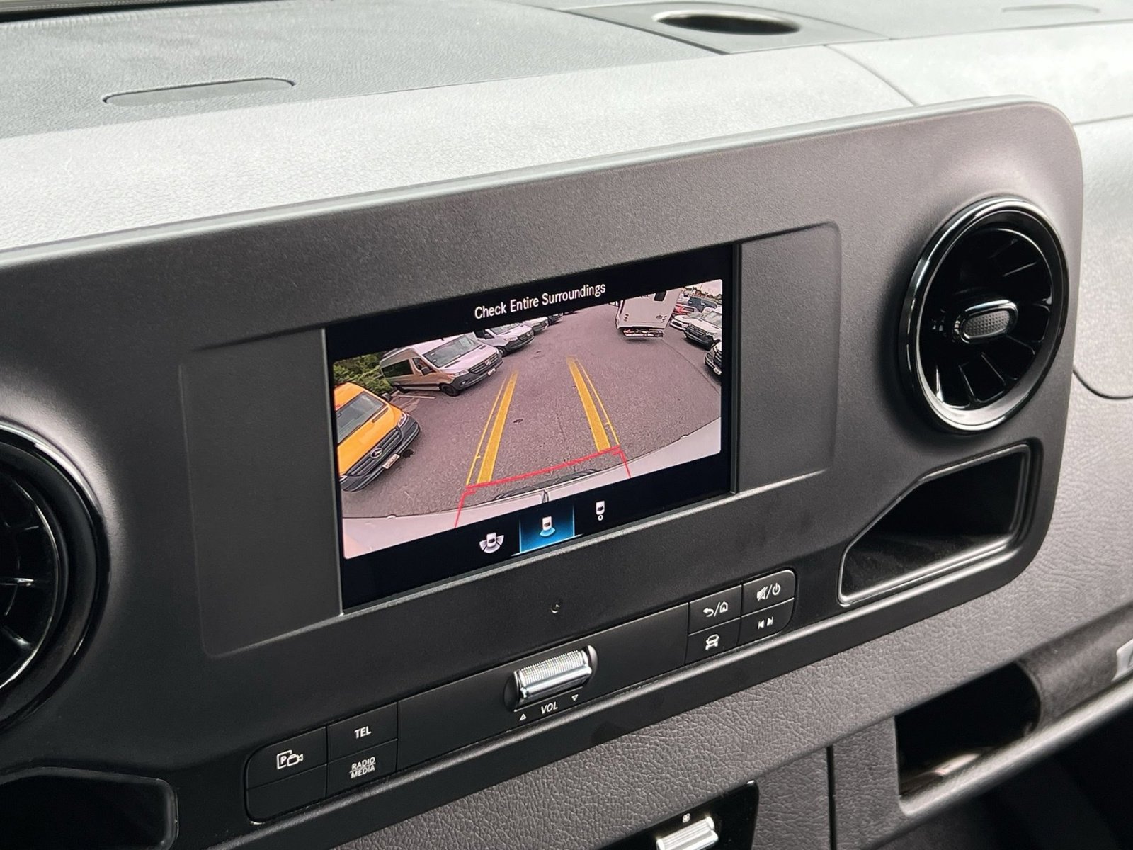 Used 2024 Mercedes-Benz Sprinter 2500 image 17