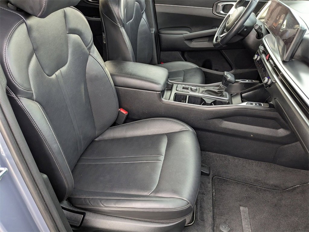 Used 2024 Kia Sorento S image 40
