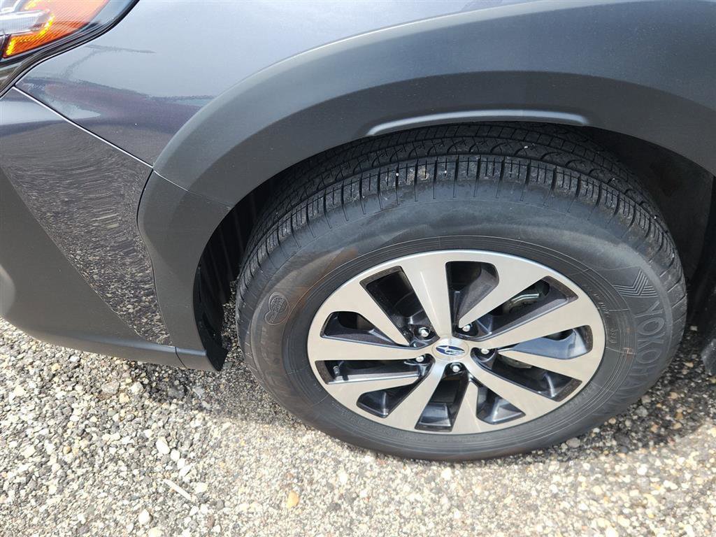 Used 2025 Subaru Outback Premium AWD/4WD image 8