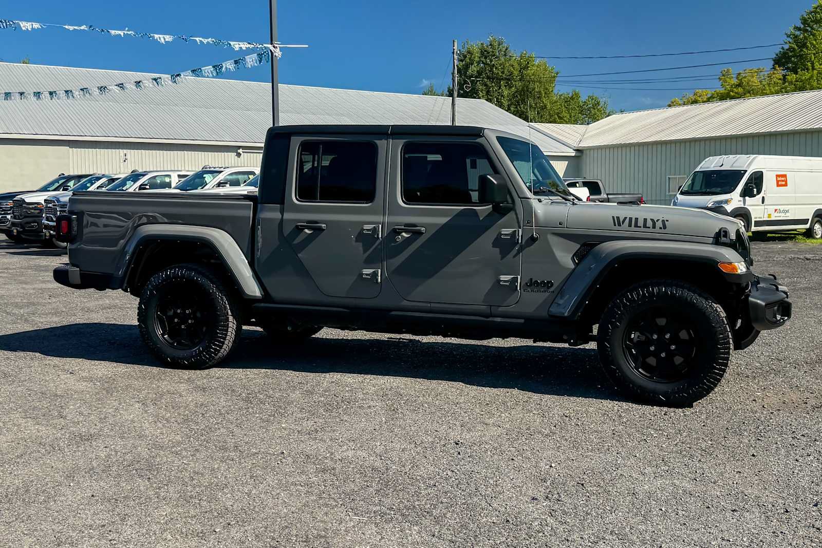 Used 2022 Jeep Gladiator Sport AWD/4WD image 2