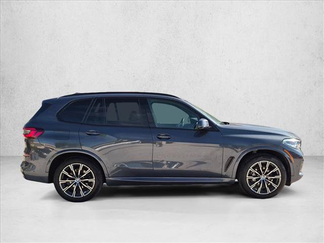 Used 2022 BMW X5 xDrive40i w/ M Sport Package AWD/4WD image 4