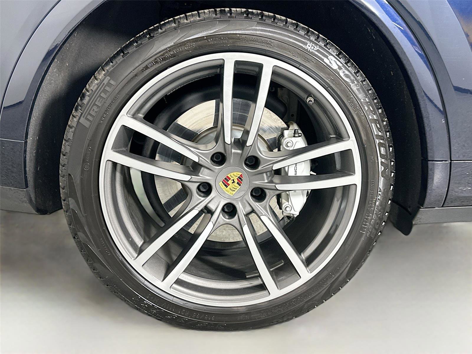Certified 2022 Porsche Cayenne Turbo AWD/4WD image 13