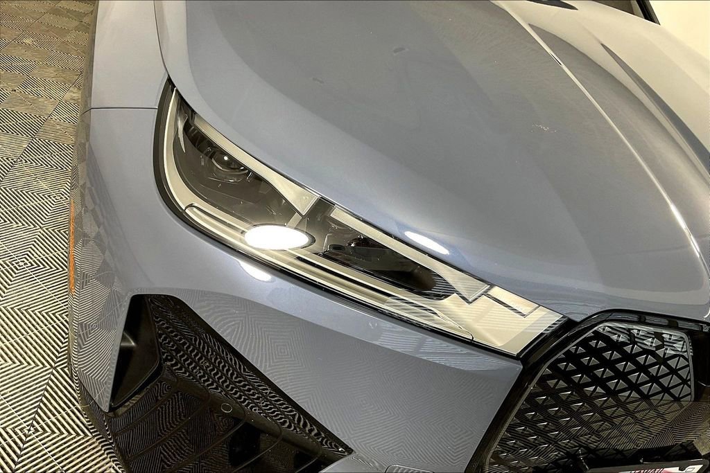 Used 2025 BMW iX xDrive50 w/ Sport Package image 26