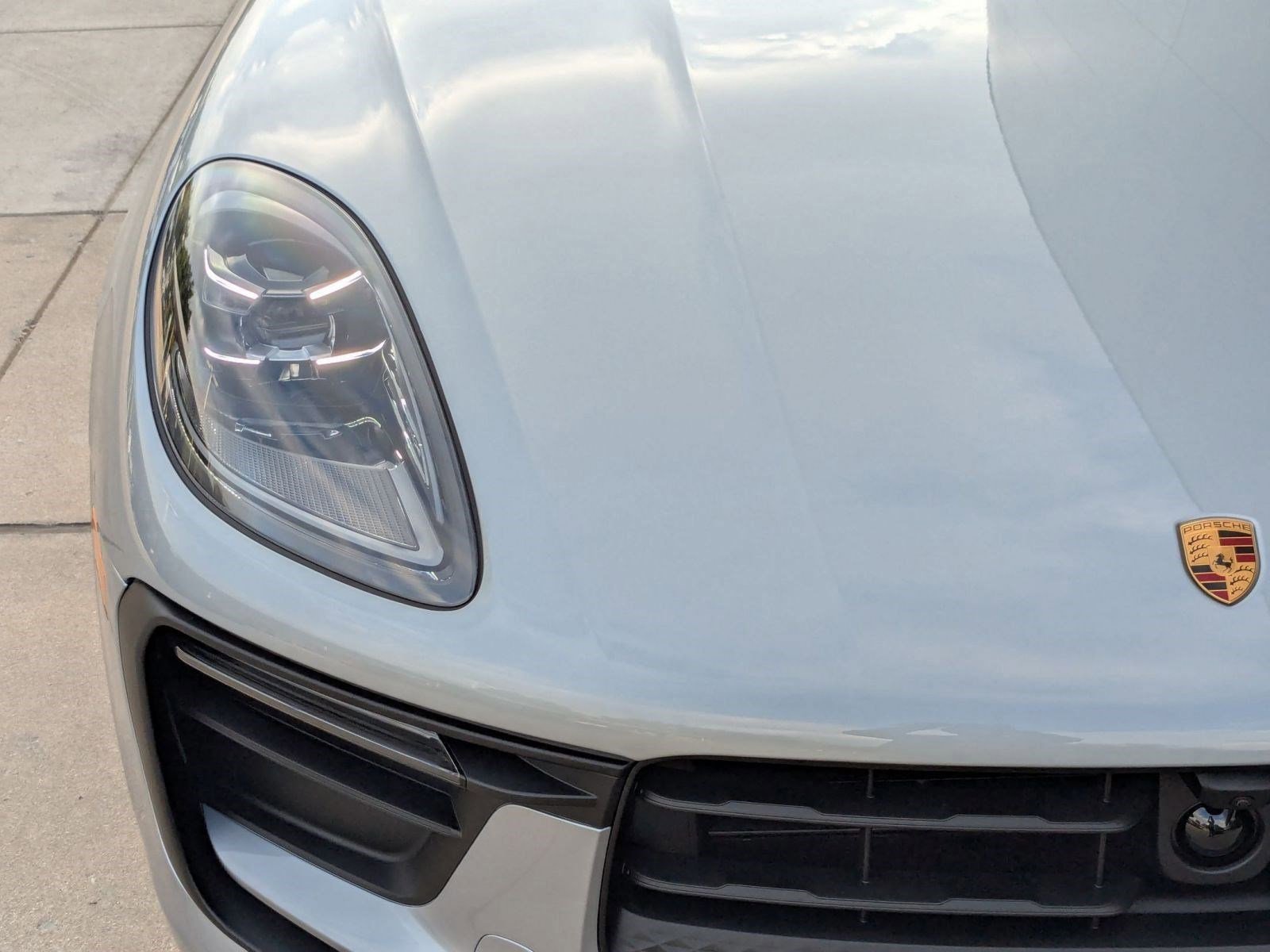 Certified 2026 Porsche Macan AWD/4WD image 12