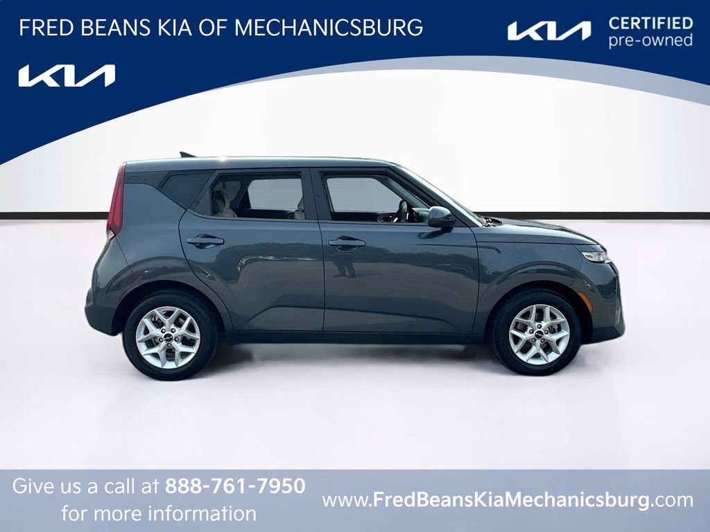 Certified 2022 Kia Soul LX w/ Technology Package FWD image 8