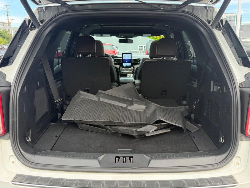 Certified 2023 Ford Explorer Platinum w/ Technology Package AWD/4WD image 9