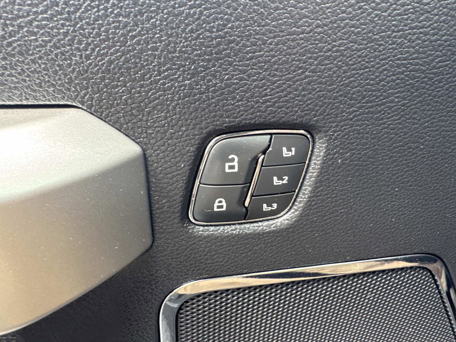 Used 2020 Ford F250 Lariat image 17