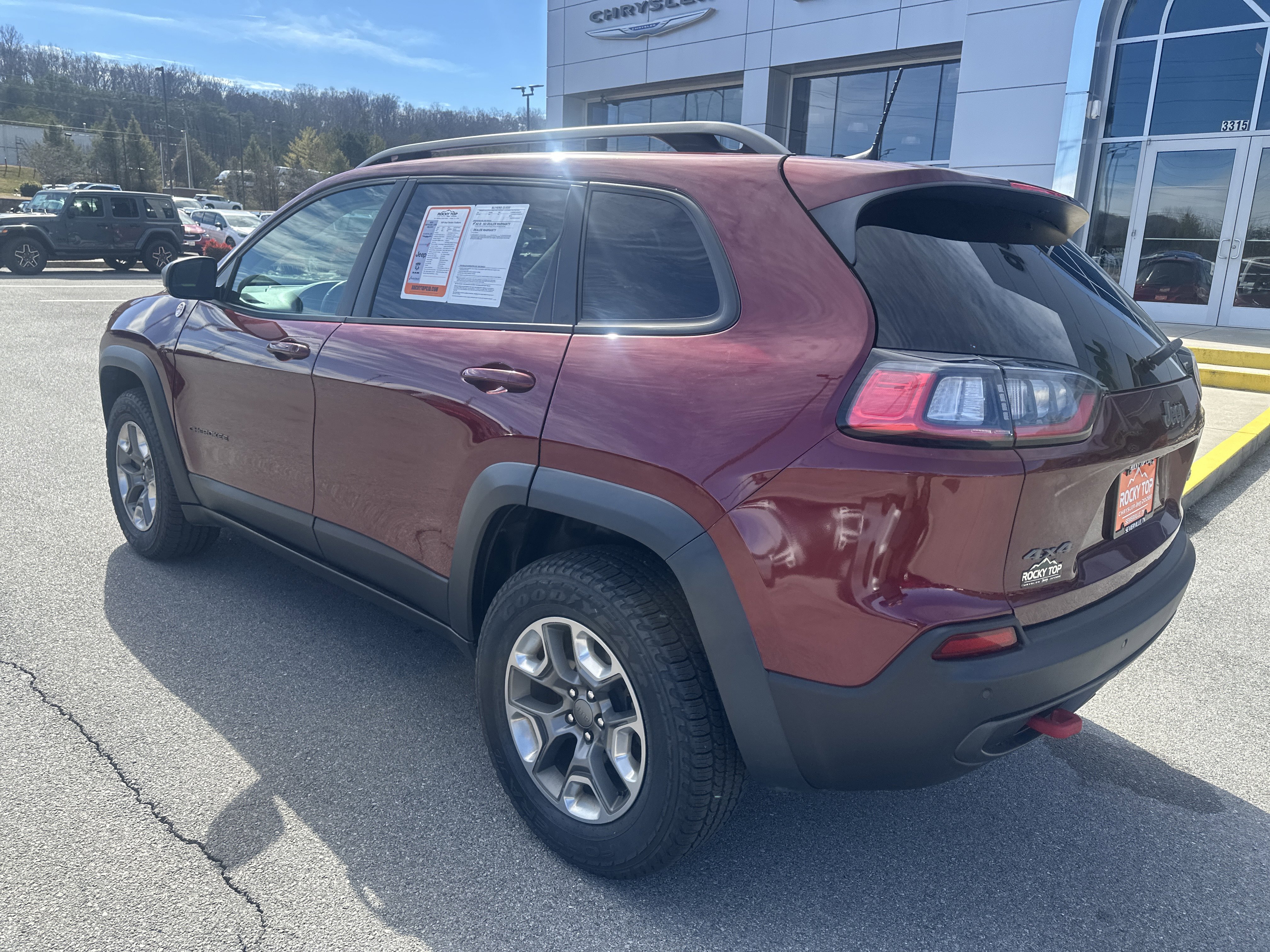 Used 2019 Jeep Cherokee Trailhawk w/ Comfort/Convenience Group image 10