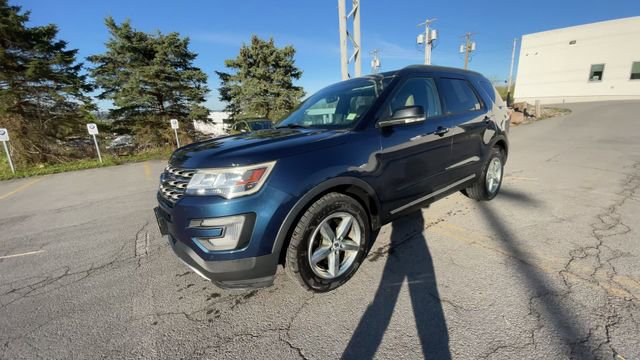 Used 2017 Ford Explorer XLT w/ Equipment Group 202A AWD/4WD image 5