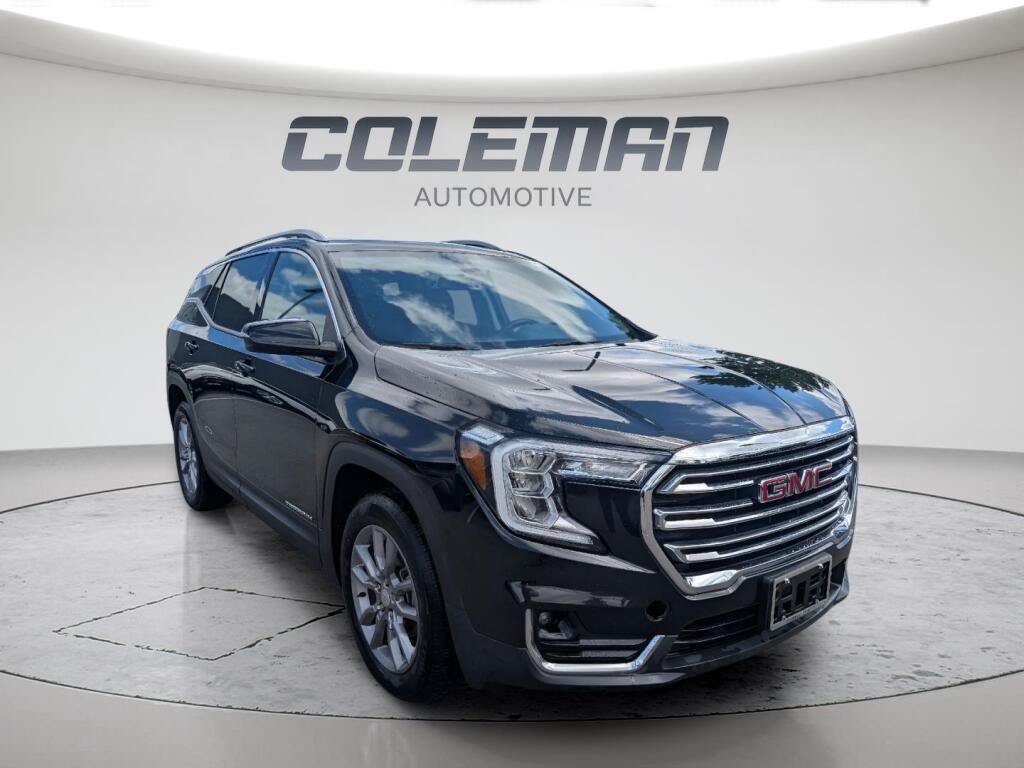 Used 2024 GMC Terrain SLT AWD/4WD image 3