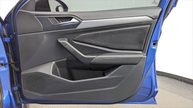 Used 2024 Volkswagen Jetta Sport image 23