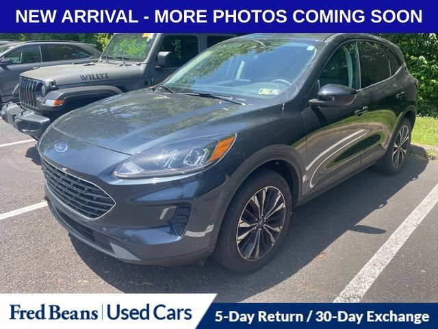 Used 2022 Ford Escape SE w/ SE Sport Appearance Package AWD/4WD image 3