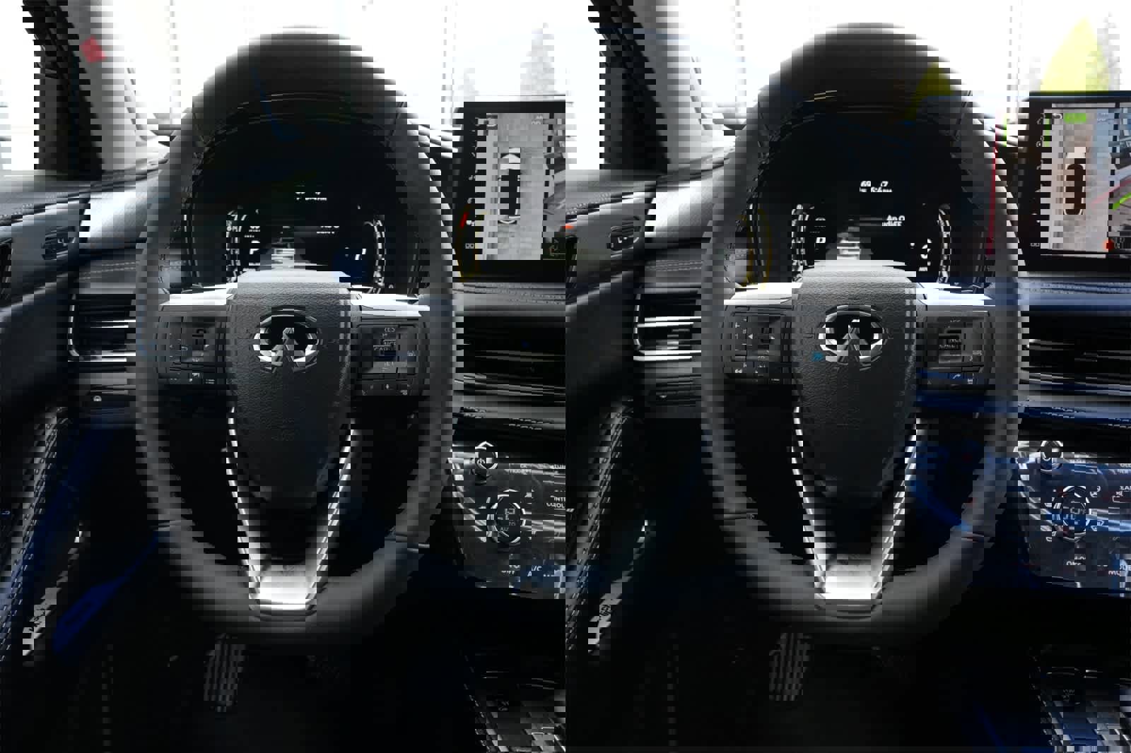 New 2026 INFINITI QX60 Luxe image 9