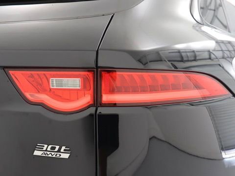 Used 2019 Jaguar F-PACE Prestige AWD/4WD image 11