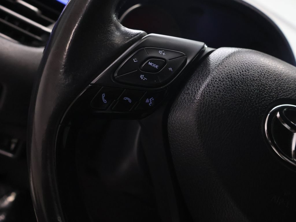 Used 2021 Toyota C-HR XLE FWD image 19