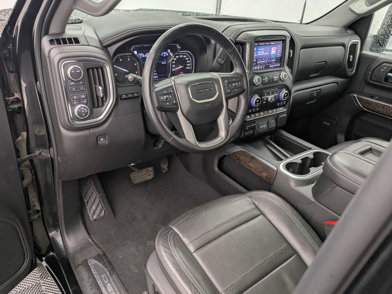 Used 2020 GMC Sierra 3500 Denali w/ Denali Ultimate Package image 2
