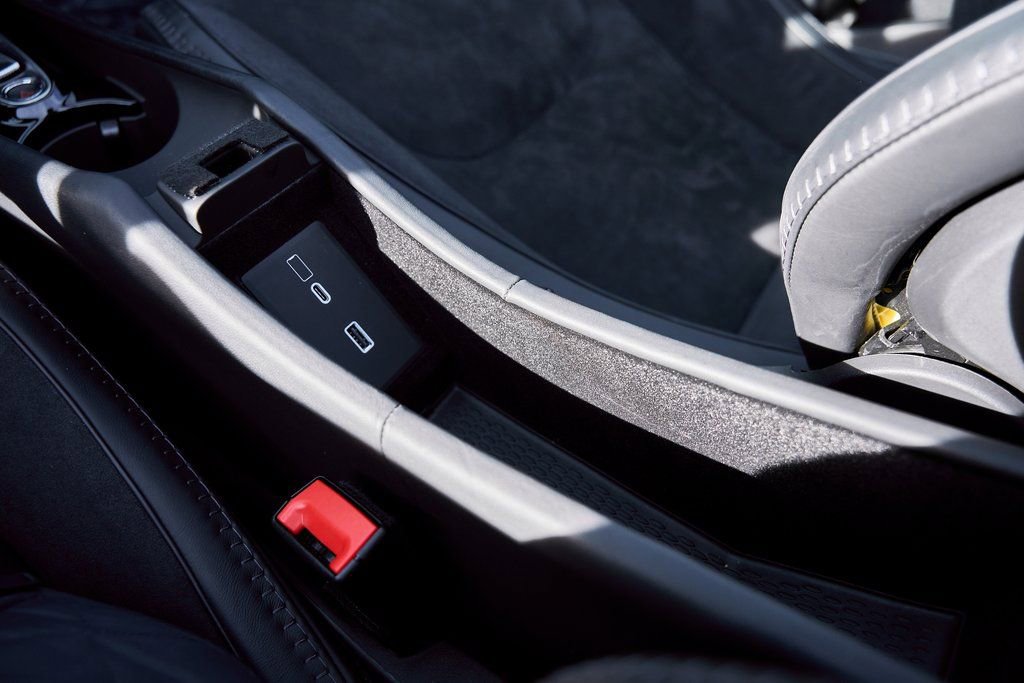 Used 2025 McLaren Artura Spider RWD image 66