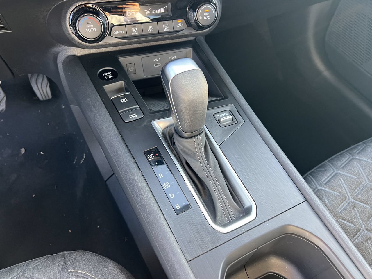 Certified 2026 Nissan Kicks SV FWD image 9