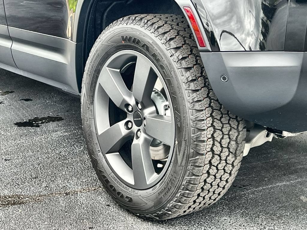 New 2026 Land Rover Defender 110 S AWD/4WD image 11