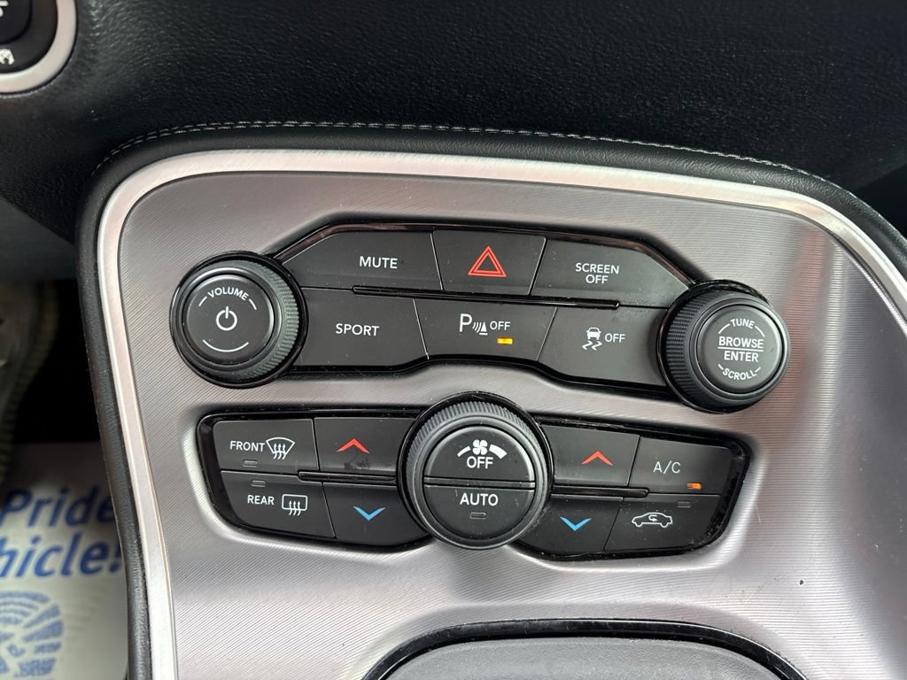 Used 2022 Dodge Challenger GT RWD image 4