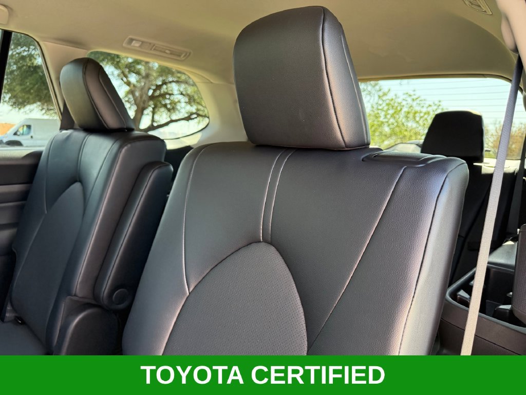 Used 2025 Toyota Grand Highlander AWD image 19