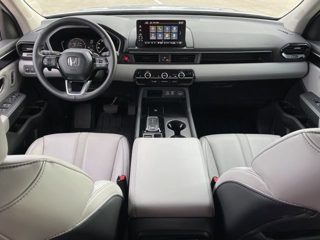 Used 2025 Honda Pilot EX-L image 9
