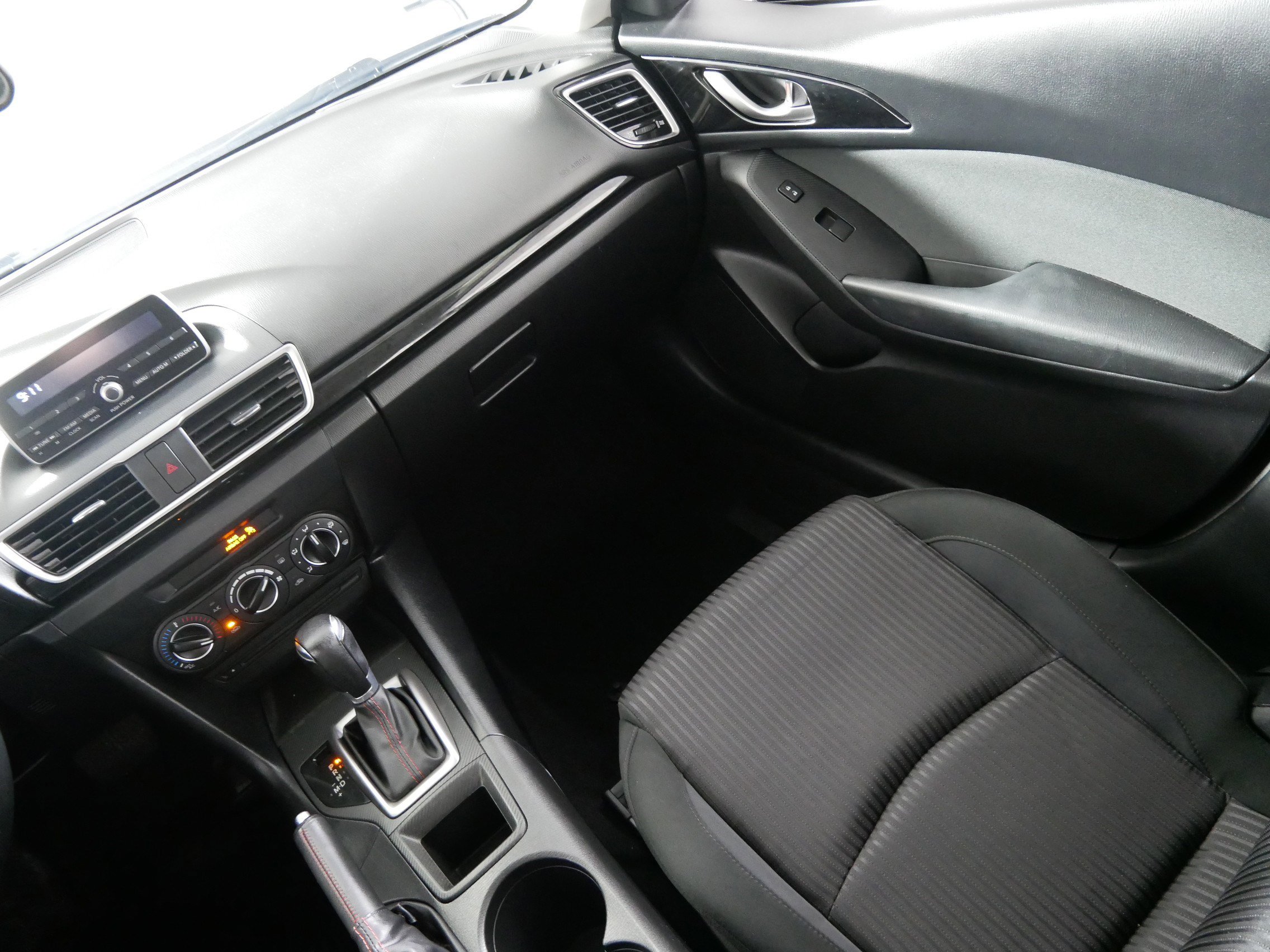 Used 2014 MAZDA MAZDA3 i Touring image 11