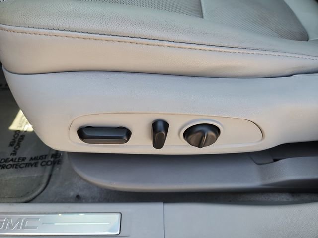 Certified 2020 GMC Acadia SLT w/ Driver Alert Package II FWD image 19