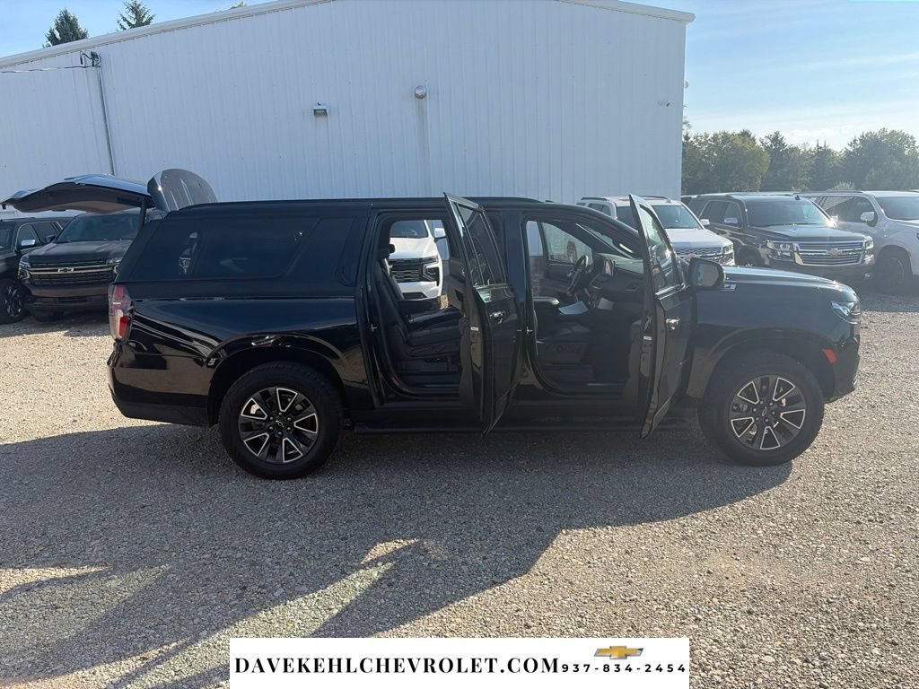 Used 2024 Chevrolet Suburban Z71 w/ Luxury Package AWD/4WD image 34