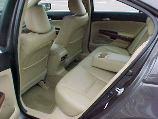 Used 2011 Honda Accord EX-L image 13