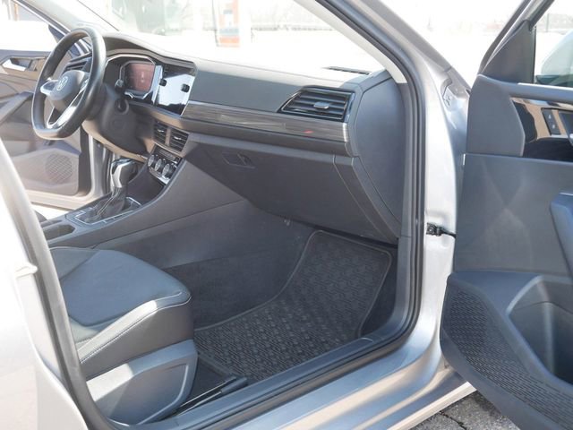 Certified 2022 Volkswagen Jetta SEL image 20