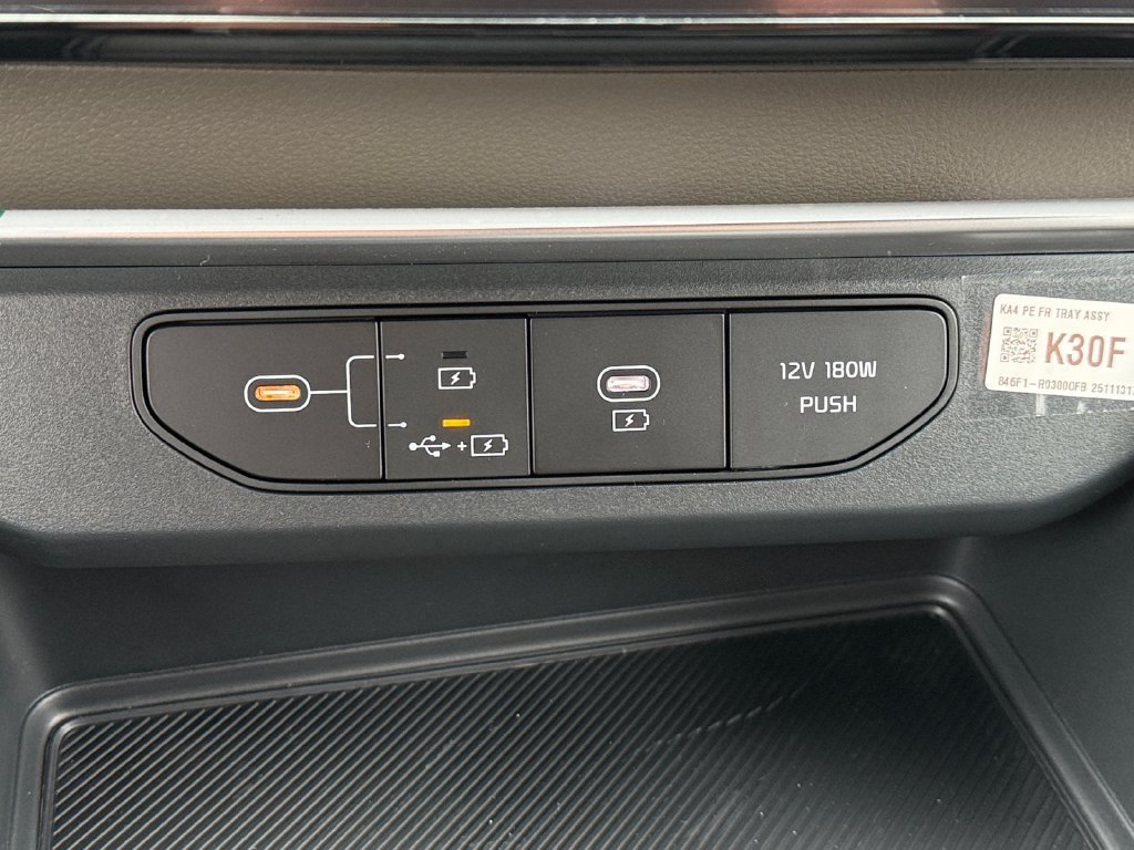 New 2026 Kia Carnival FWD image 18