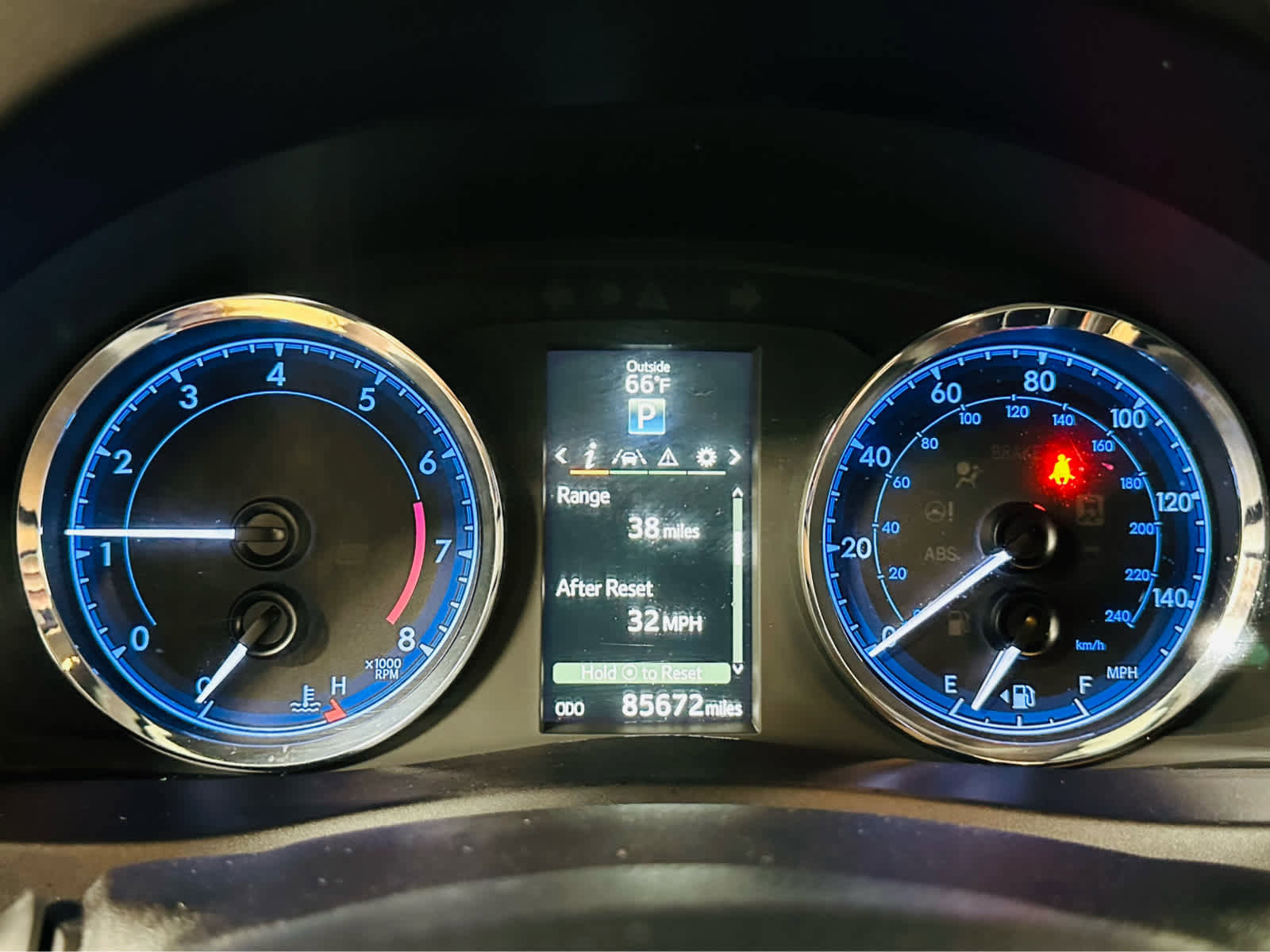 Used 2018 Toyota Corolla SE FWD image 18