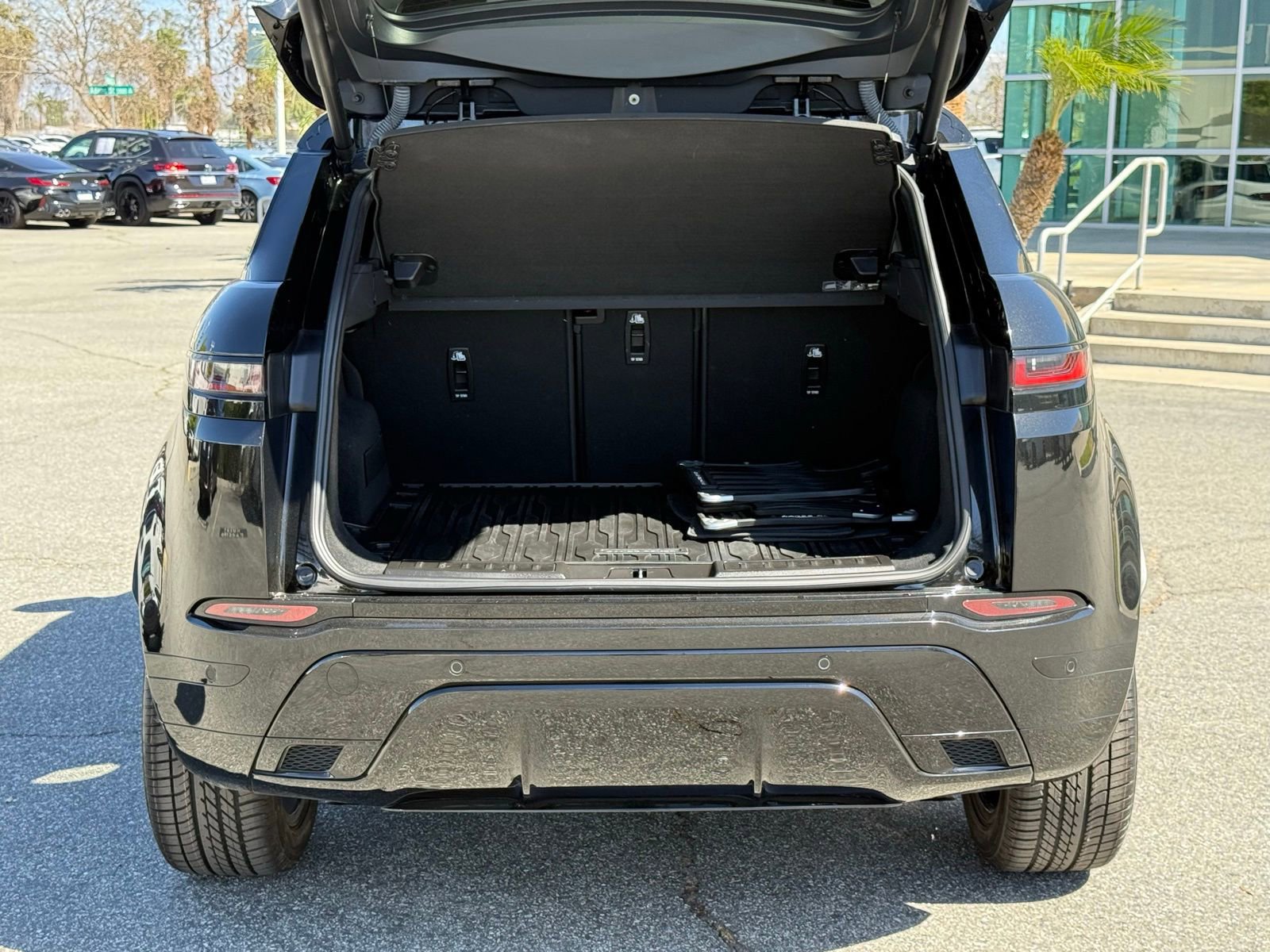 Used 2023 Land Rover Range Rover Evoque R-Dynamic S image 17